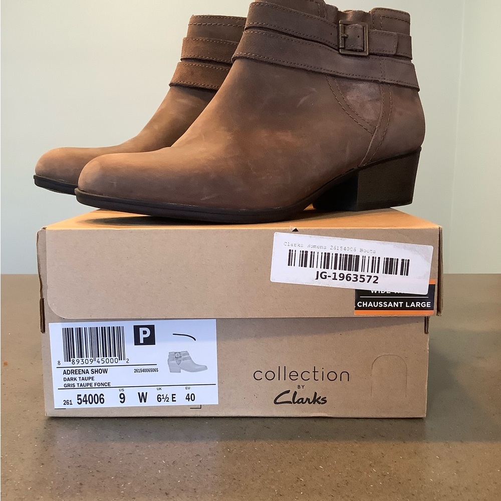 Clarks Women's Dark Taupe Ankle Booties 9W